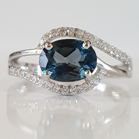 Jewelry - Sterling Silver London Blue Topaz Ring